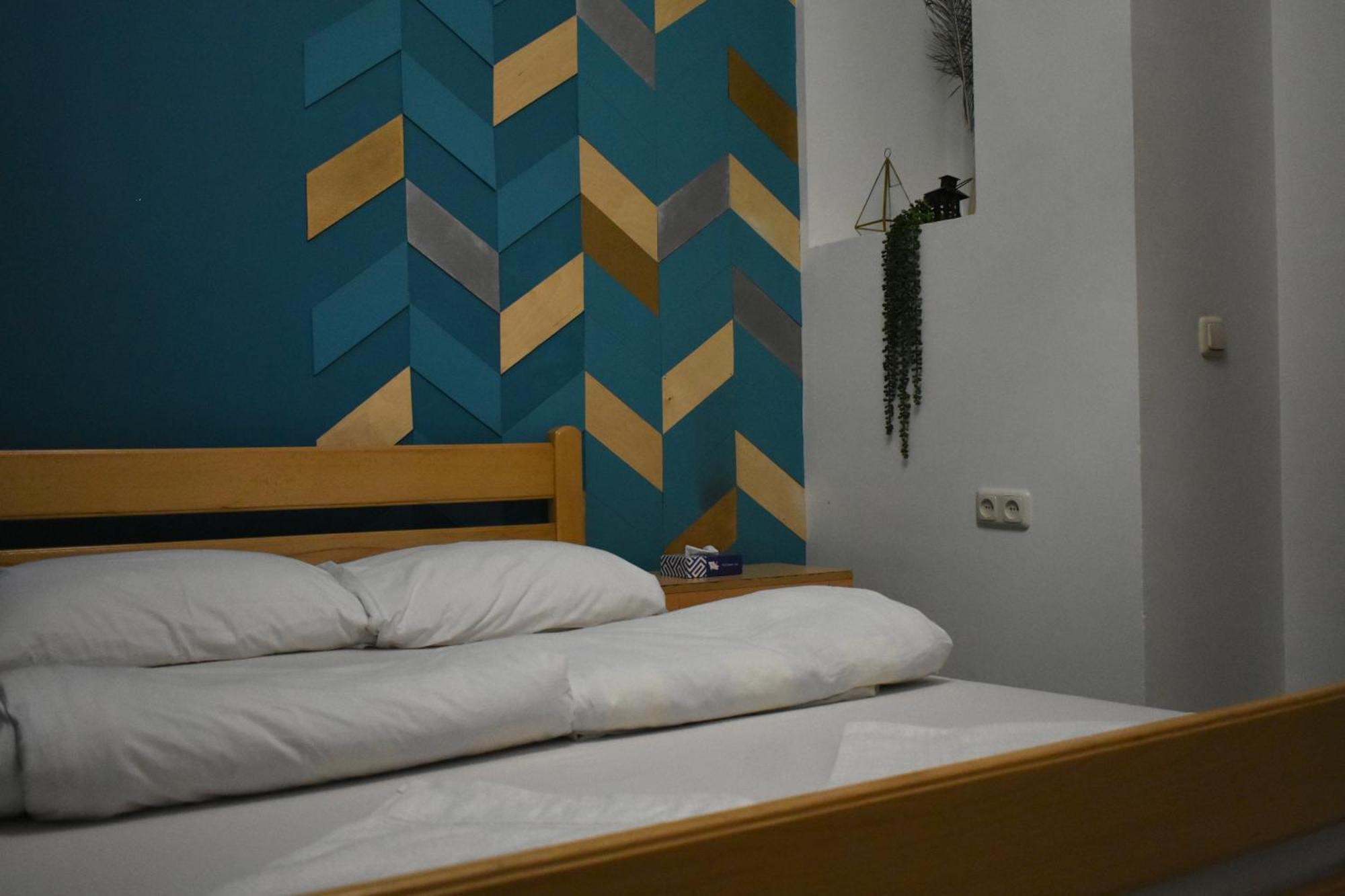 Envoy Hostel & Tours Yerevan Bagian luar foto