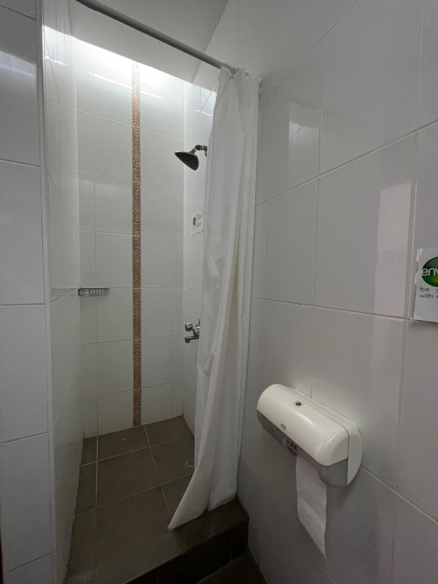 Envoy Hostel & Tours Yerevan Bagian luar foto