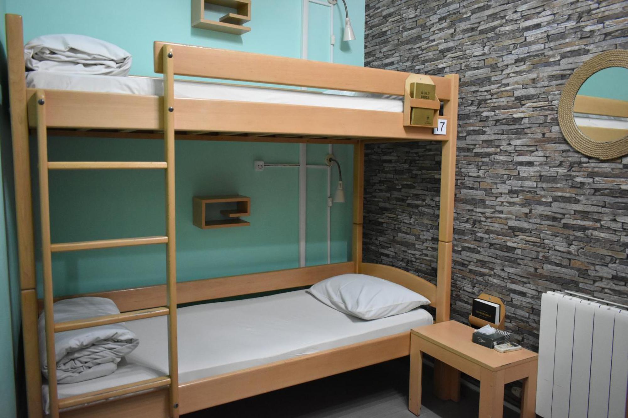 Envoy Hostel & Tours Yerevan Bagian luar foto