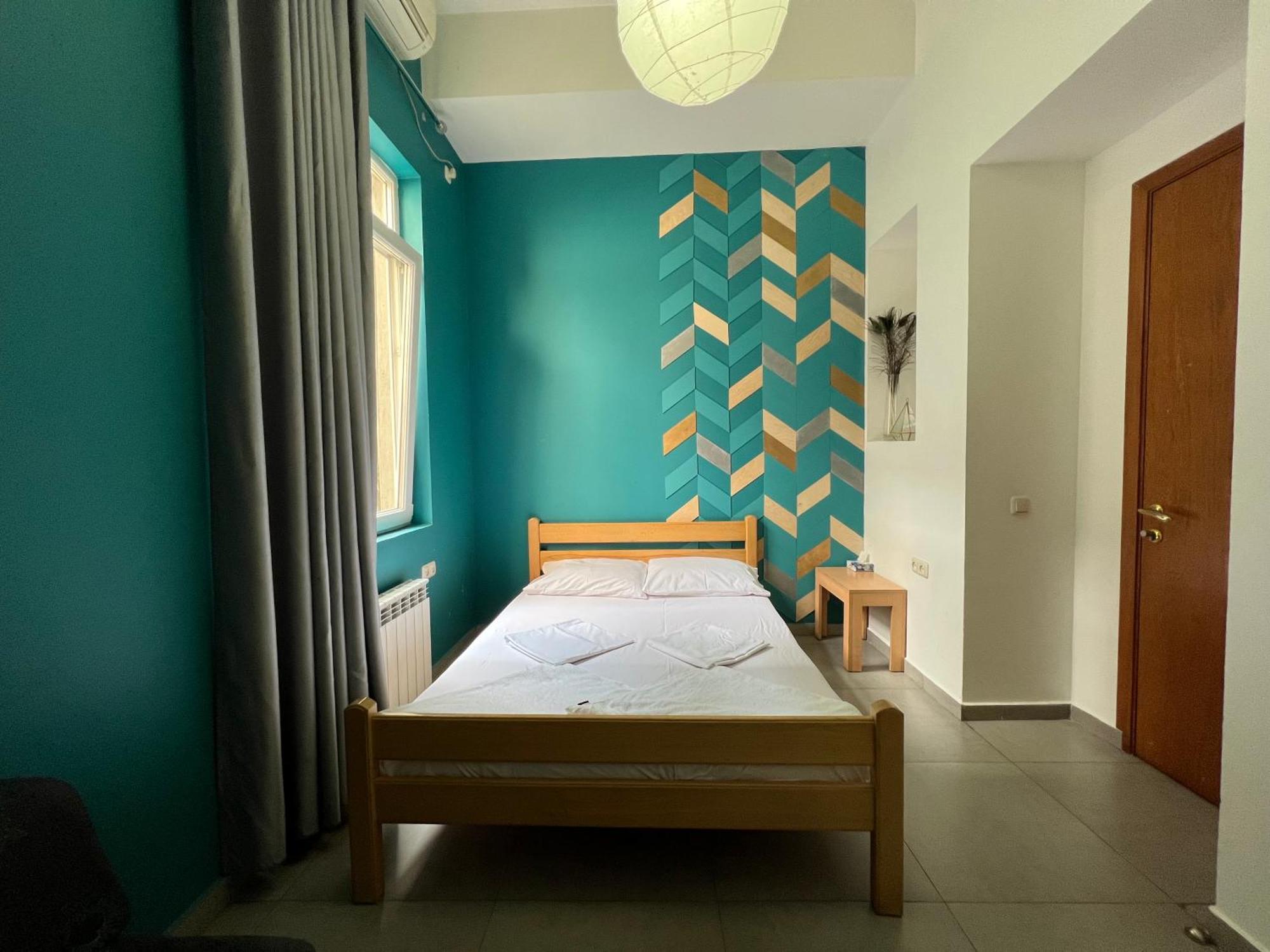 Envoy Hostel & Tours Yerevan Bagian luar foto