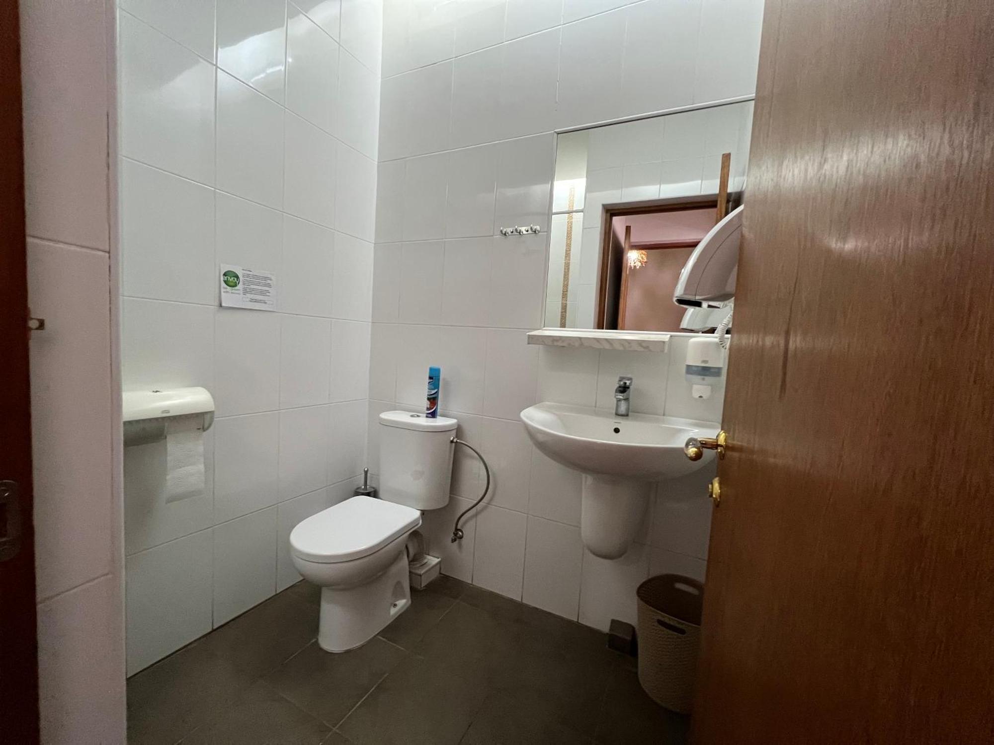 Envoy Hostel & Tours Yerevan Bagian luar foto