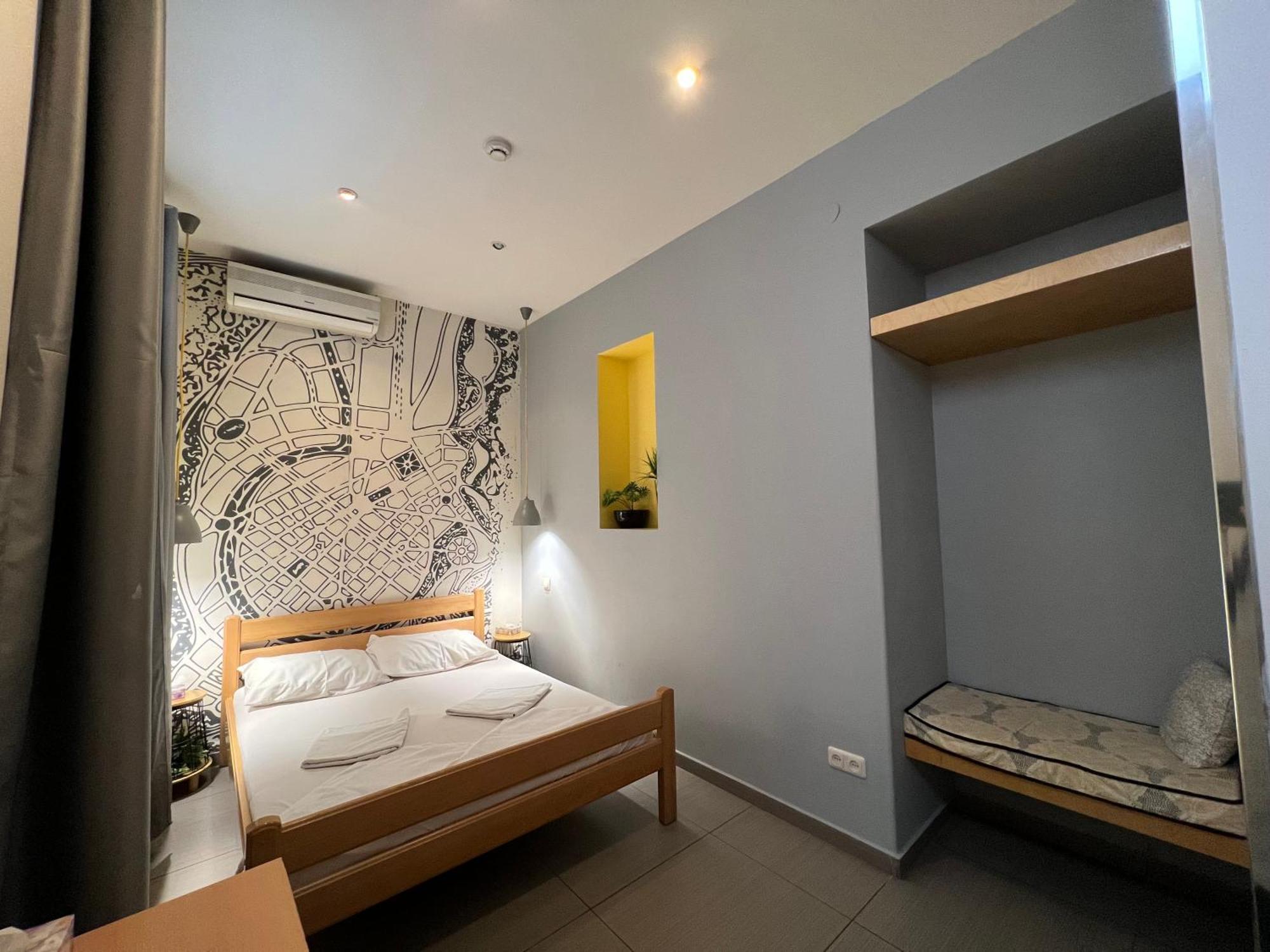 Envoy Hostel & Tours Yerevan Bagian luar foto
