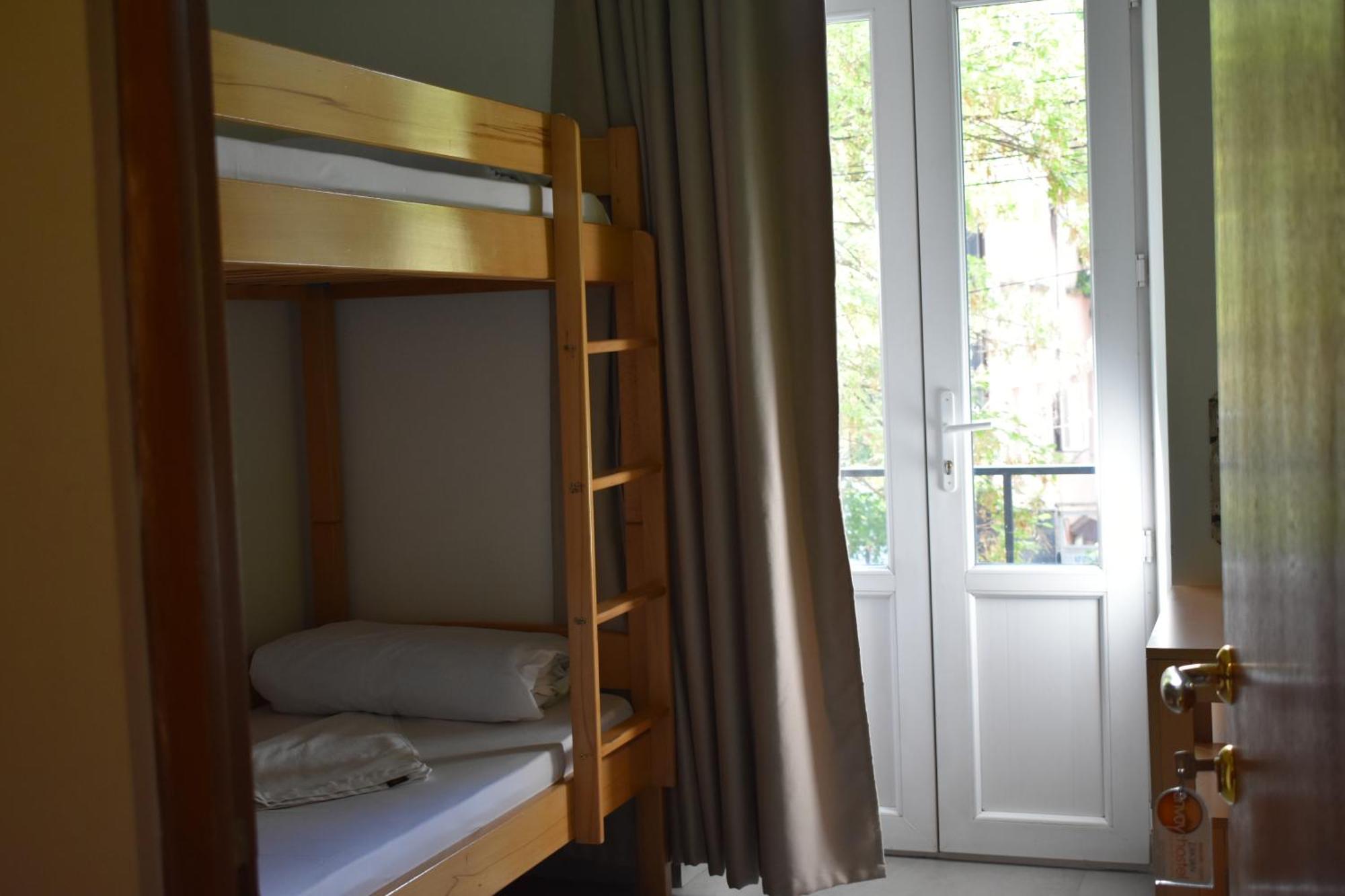 Envoy Hostel & Tours Yerevan Bagian luar foto
