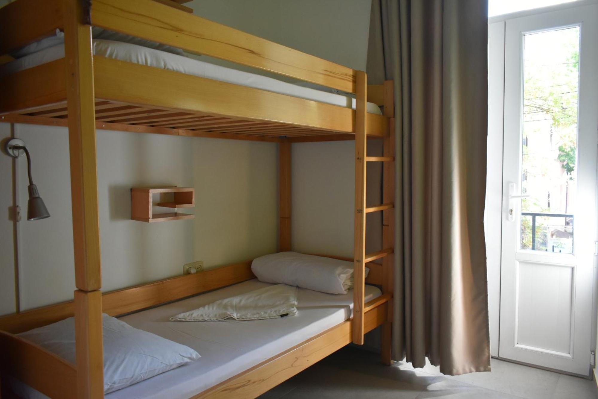 Envoy Hostel & Tours Yerevan Bagian luar foto