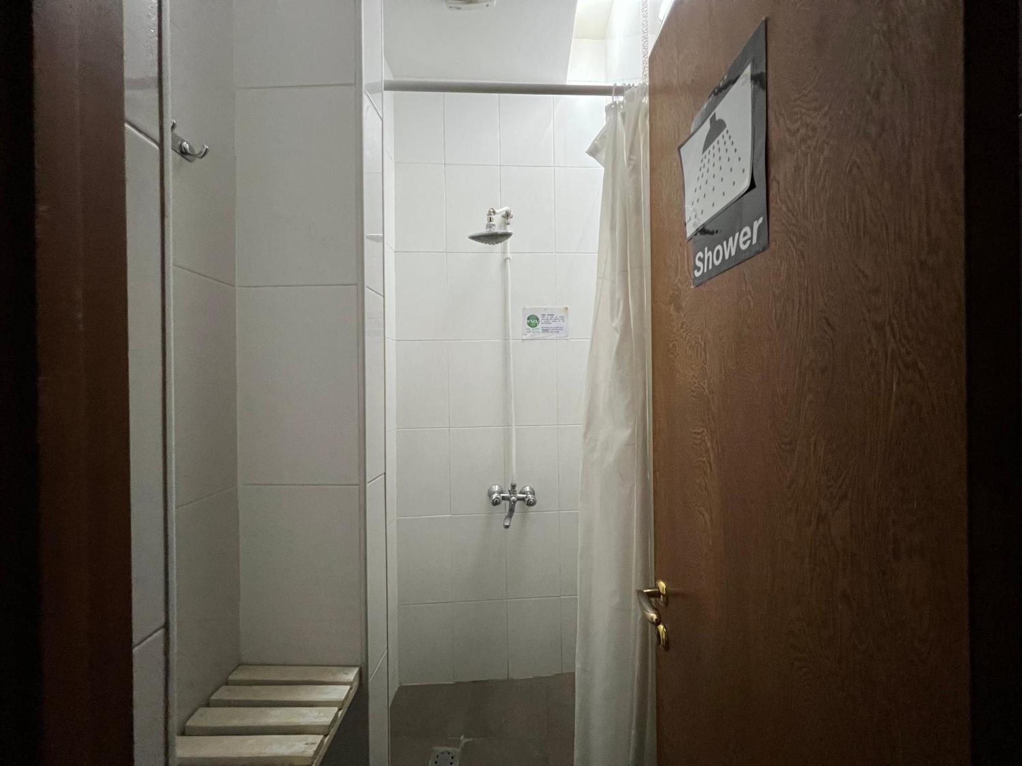 Envoy Hostel & Tours Yerevan Bagian luar foto