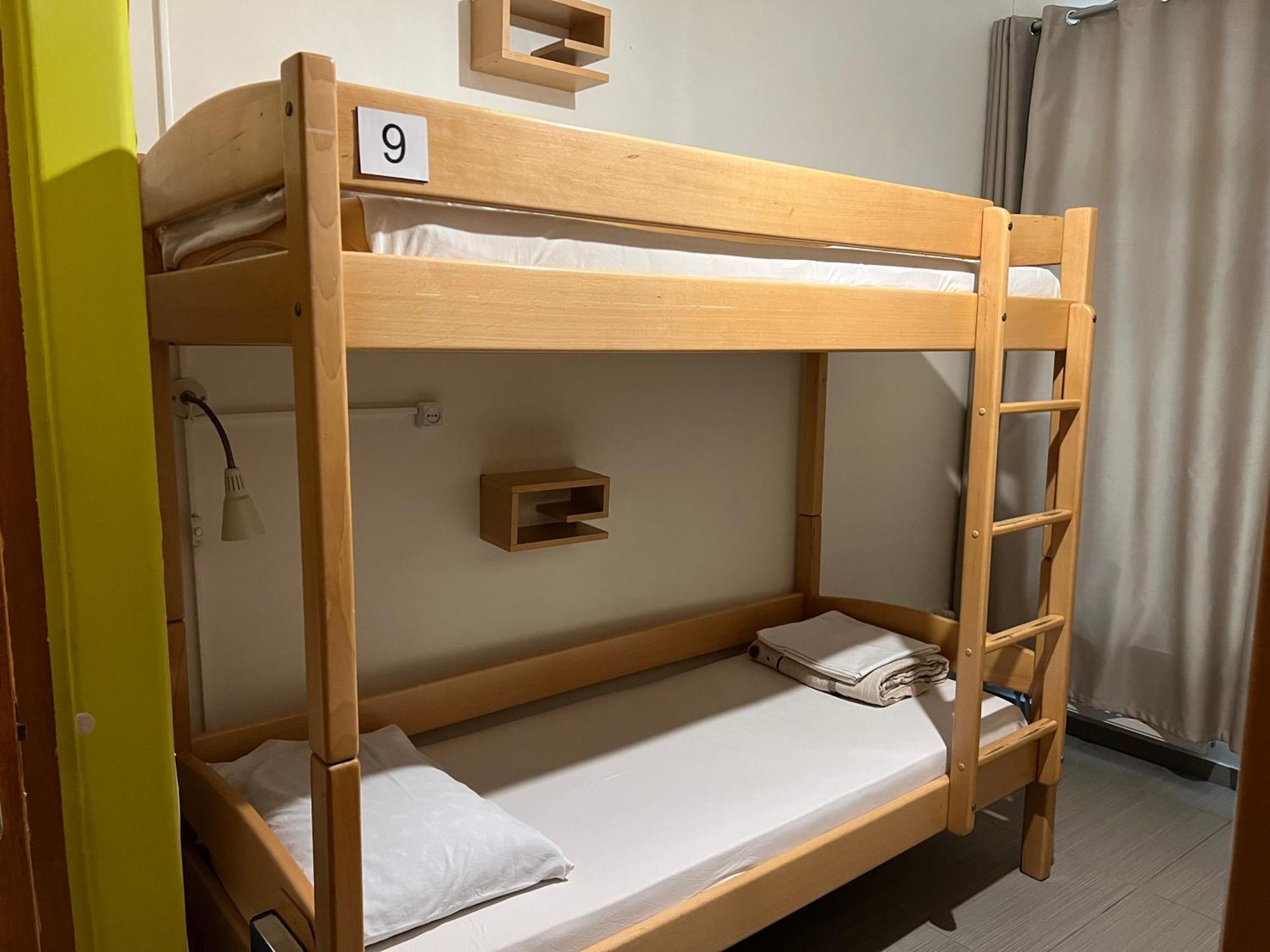 Envoy Hostel & Tours Yerevan Bagian luar foto