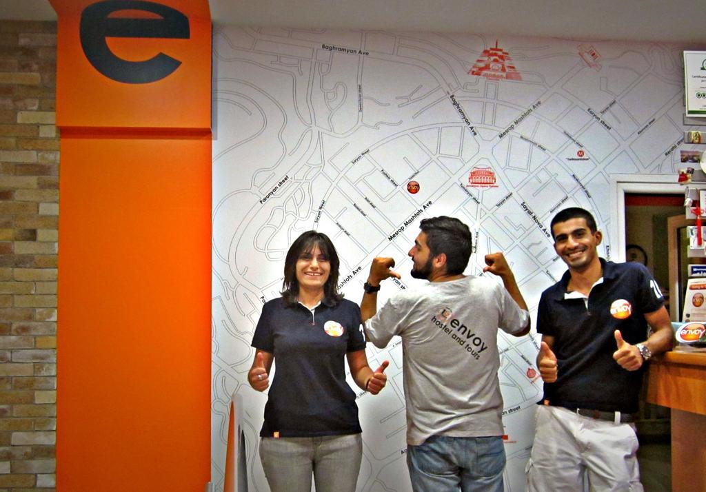 Envoy Hostel & Tours Yerevan Bagian luar foto
