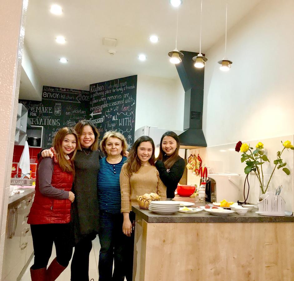 Envoy Hostel & Tours Yerevan Bagian luar foto