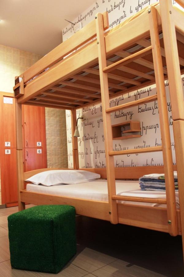 Envoy Hostel & Tours Yerevan Bagian luar foto